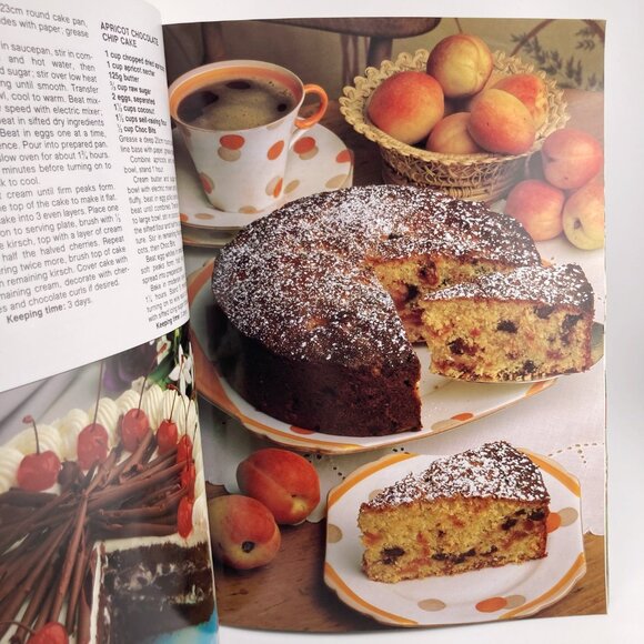 VINTAGE Cakes and Slices dessert recipe cookbook ~ Softcover Australian book - Picture 8 of 16